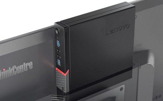 Lenovo ThinkCentre M700 Tiny za monitorem